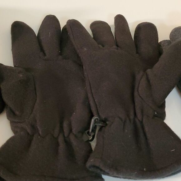 3 pair of winter gloves. Black ones XXL, 2 pair medium. Black and gray. - Picture 5 of 9